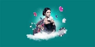 মোবাইলে লাইভ ভলিবল স্কোর পড়ছেন ব্যবহারকারী